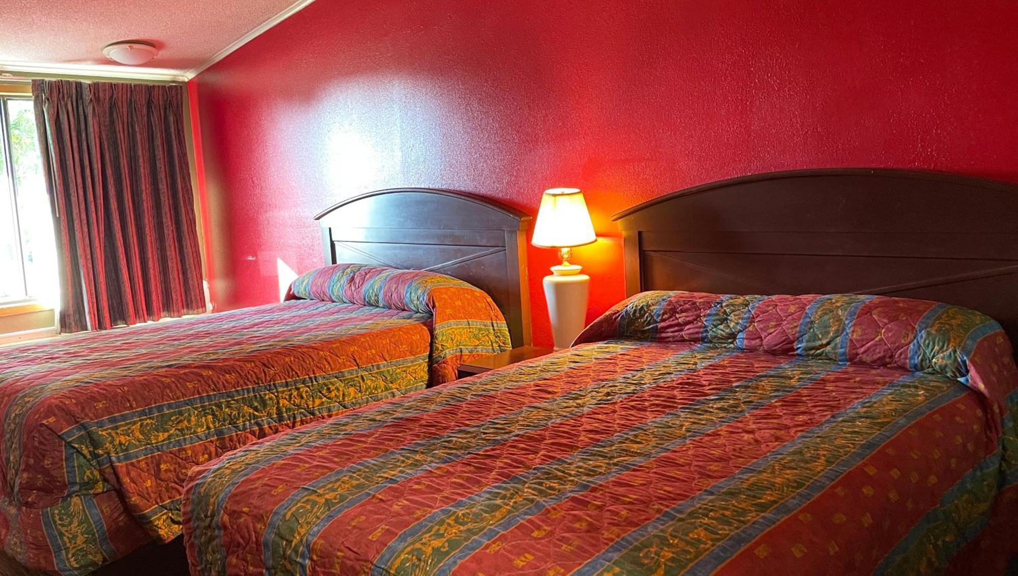 Express Inn Thomson Εξωτερικό φωτογραφία