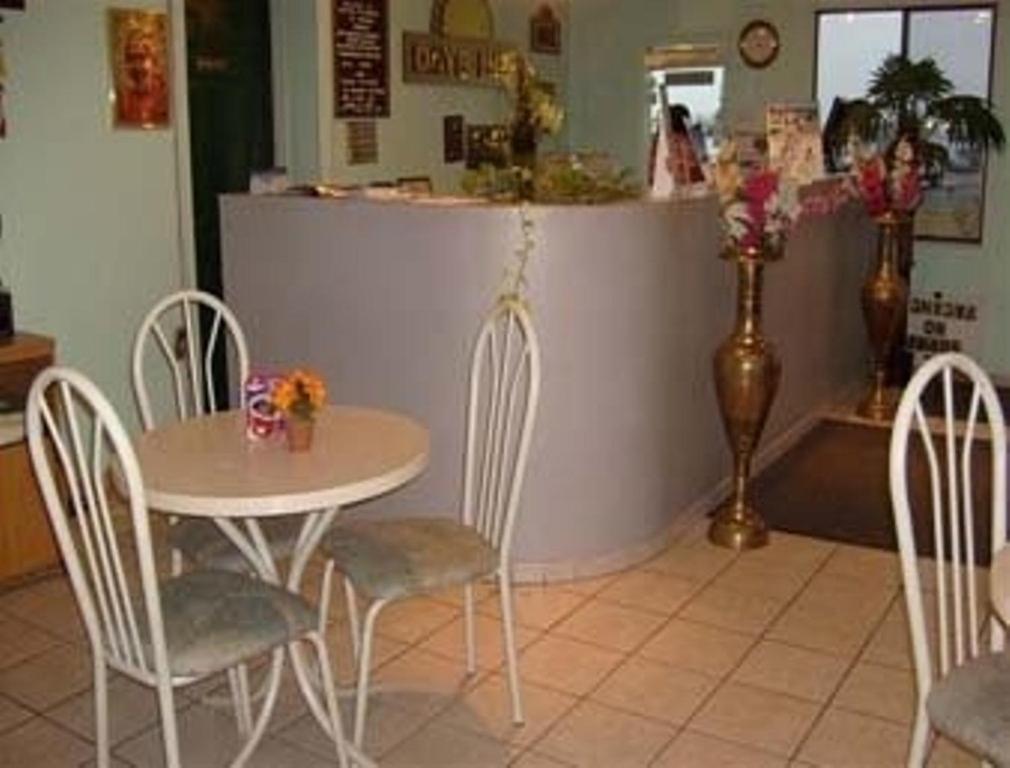 Express Inn Thomson Εξωτερικό φωτογραφία