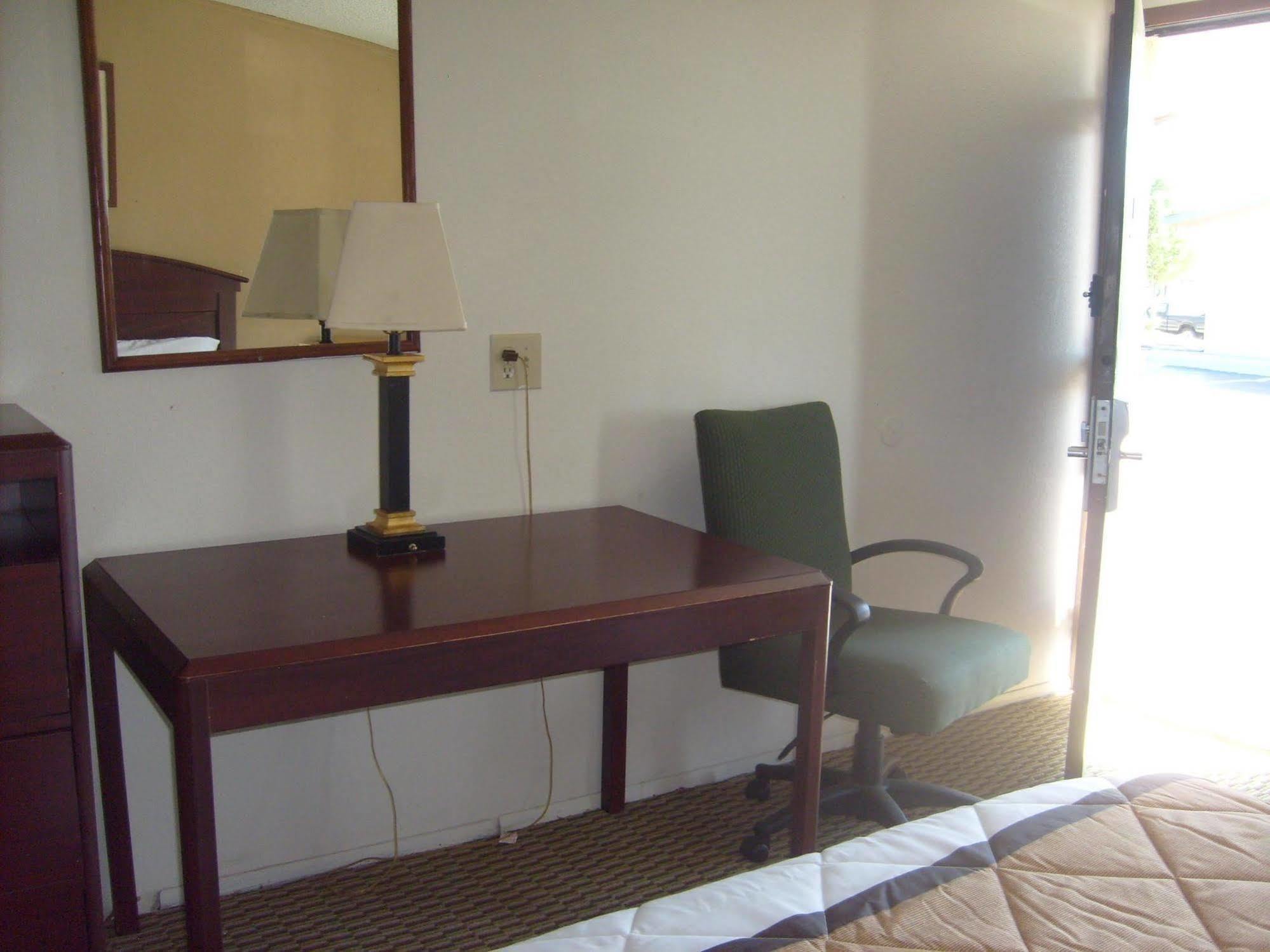 Express Inn Thomson Εξωτερικό φωτογραφία